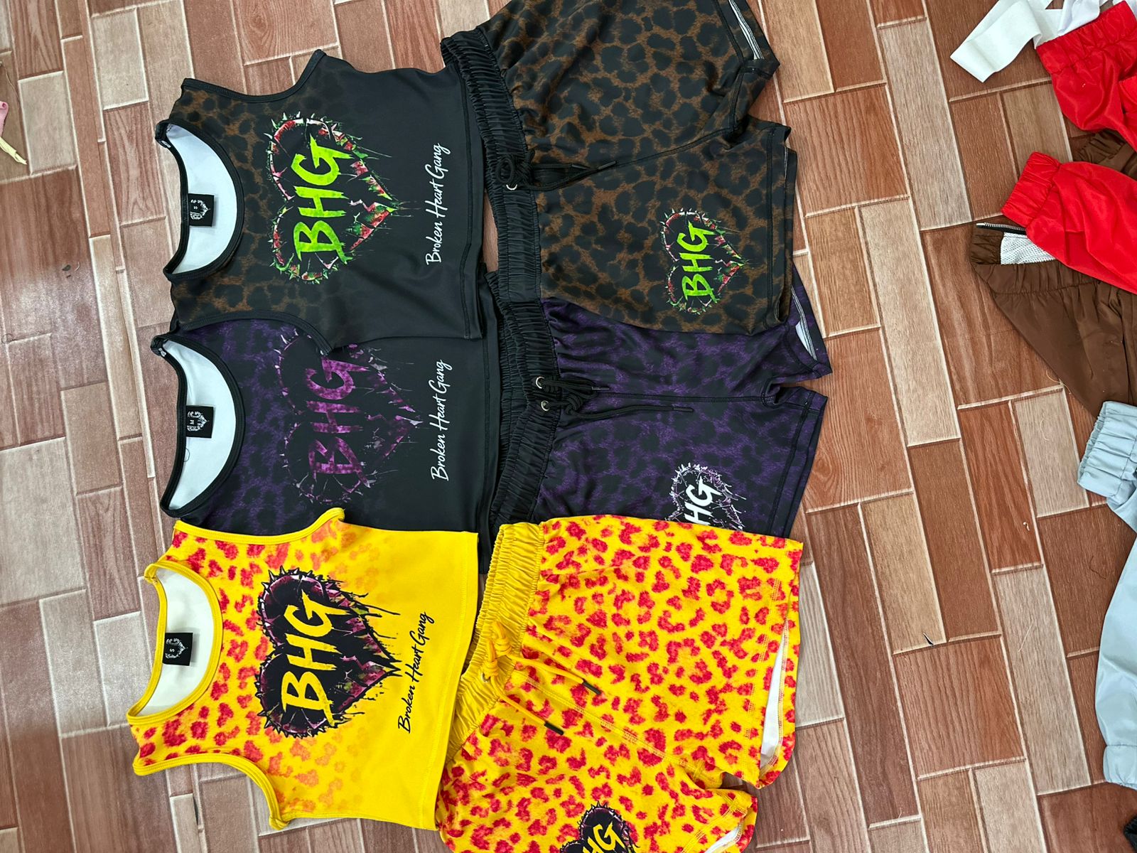 BROKEN HEART GANG WOMENS CROP GYM WEAR